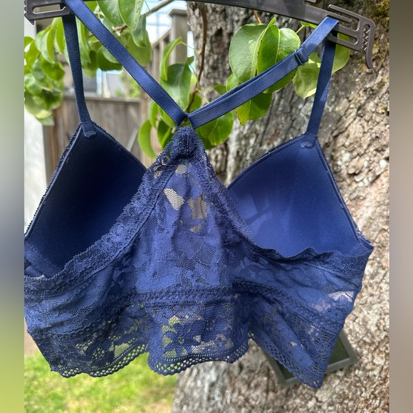 Victoria’s Secret Bralette 💙 - Picture 4 of 8